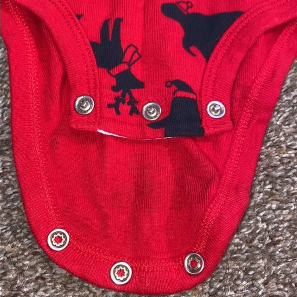 Hoilday onesie - Picture 2 of 5